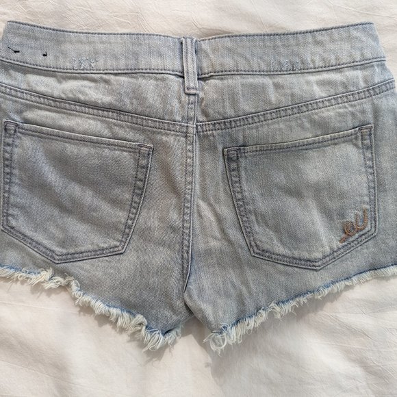 Mini distressed denim shorts - Picture 2 of 5